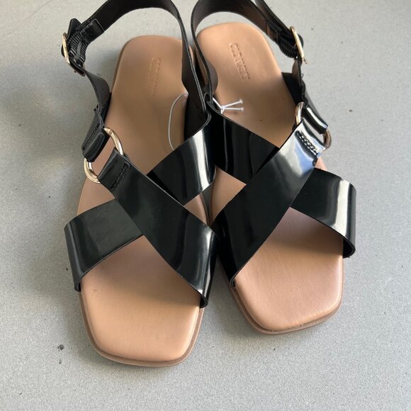 NWT Old Navy Women Size 7 Faux Leather Black Jack Cross-Strap Buckled Sandals - Picture 8 of 8